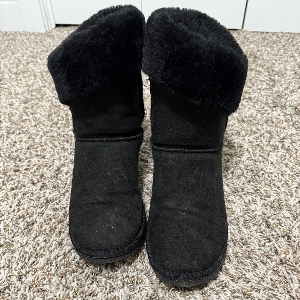Cozy Black Winter Boots
